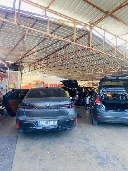 Cadde 35 oto yıkama konak gıda çarşısı