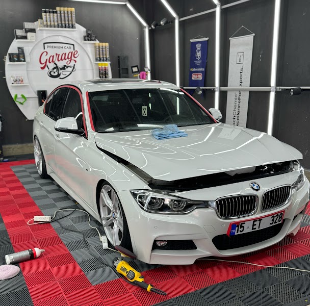 PREMIUM CAR GARAGE